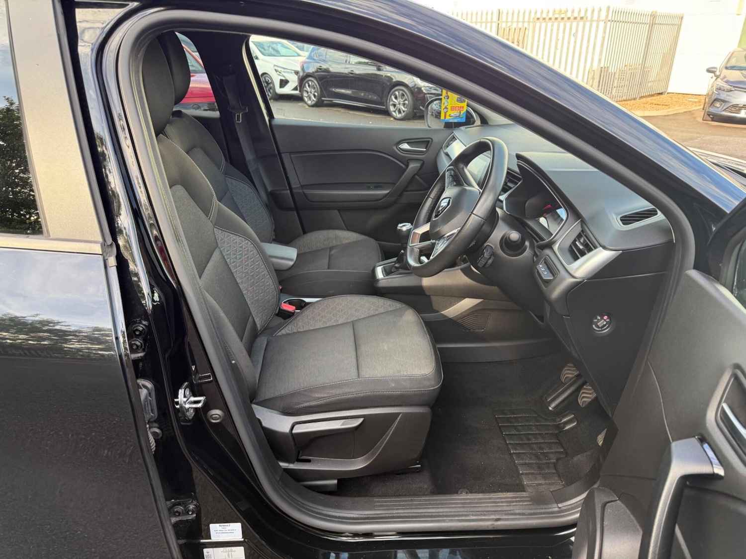 Used Renault Captur 2022 for sale - 76099124: Photo 15