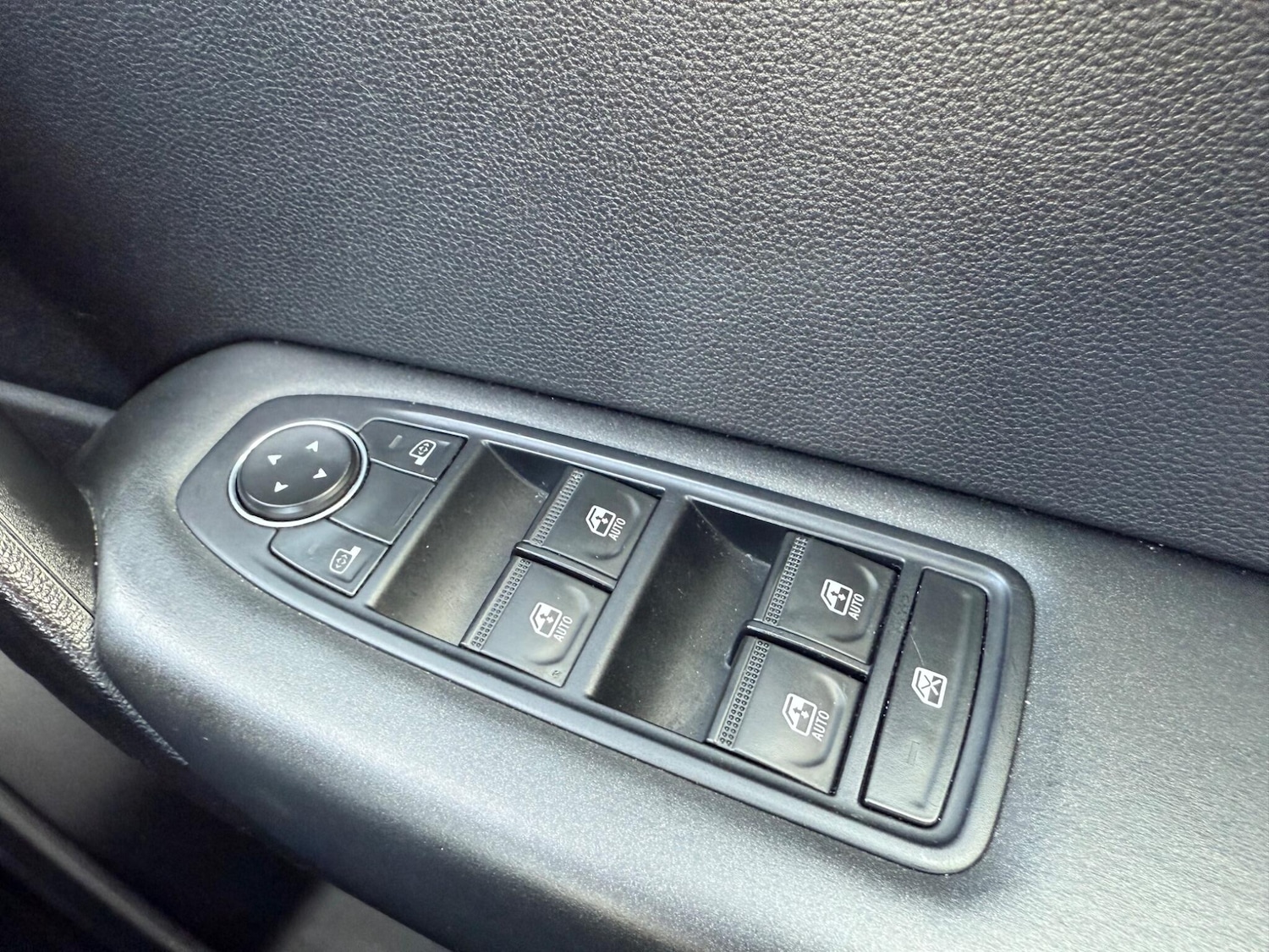 Used Renault Captur 2022 for sale - 76099124: Photo 38