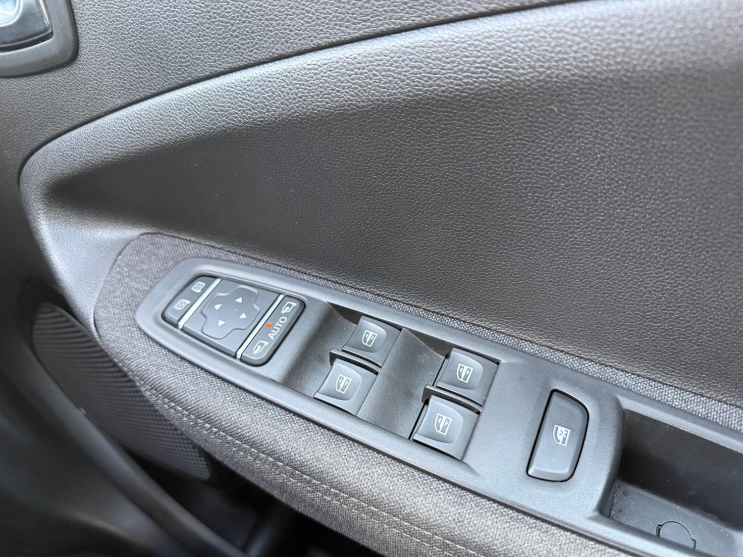 Used Renault Zoe 2022 for sale - 77710129: Photo 42