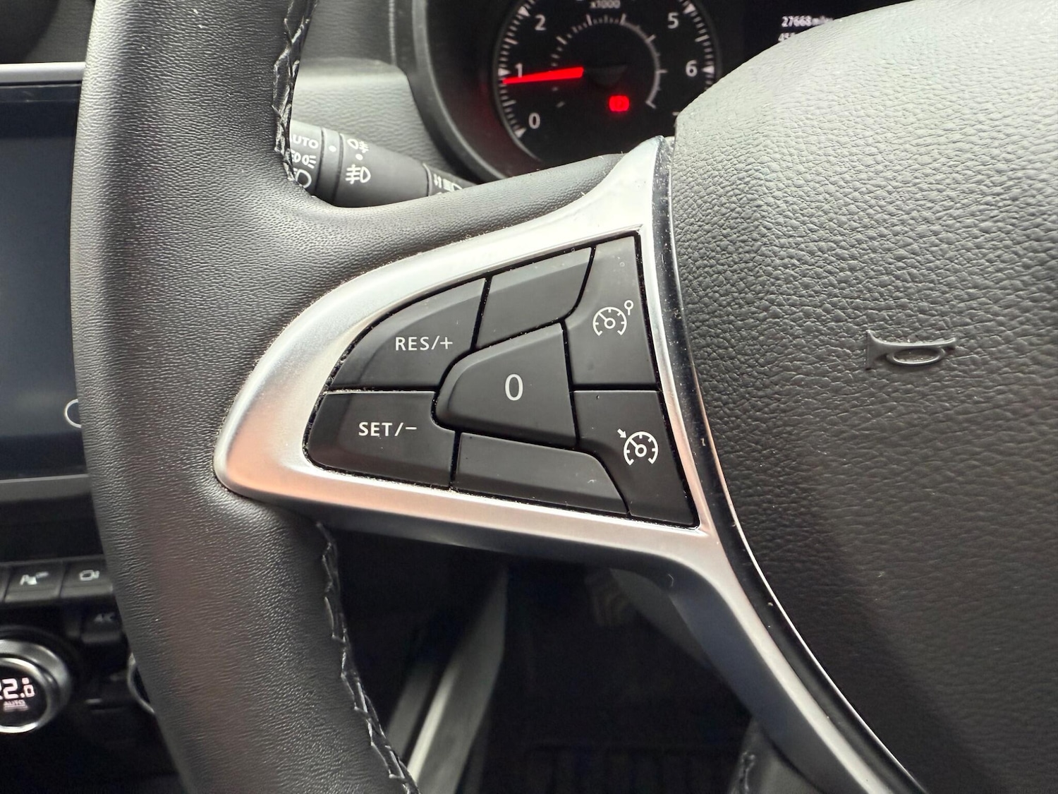 Used Dacia Duster 2023 for sale - 76388795: Photo 37