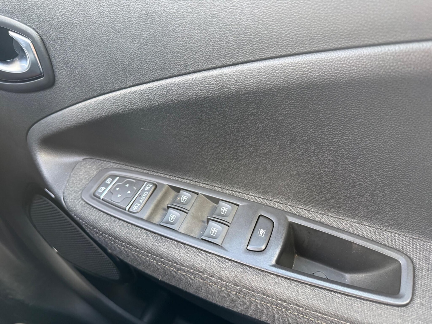 Used Renault Zoe 2022 for sale - 77255131: Photo 40