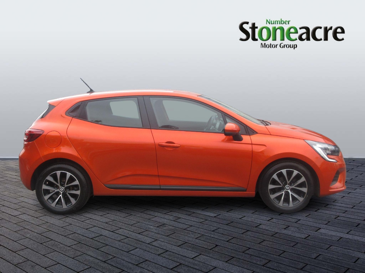 Used Renault Clio 2022 for sale - 76484438: Photo 2
