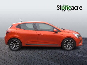 Used Renault Clio 2022 for sale - 76484438: Photo