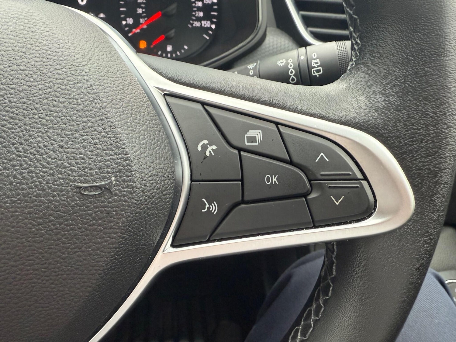 Used Renault Clio 2022 for sale - 76484438: Photo 36