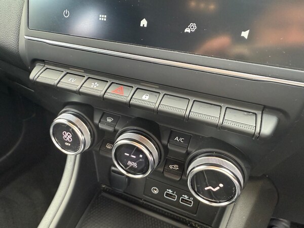 Used Renault Captur 2023 for sale - 75551811: Photo 28