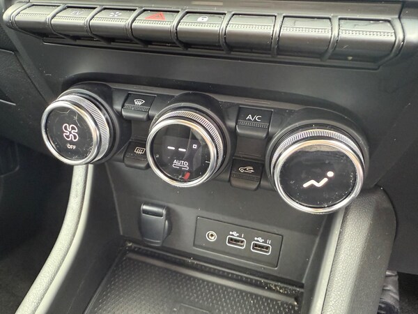 Used Renault Captur 2023 for sale - 75551811: Photo 29