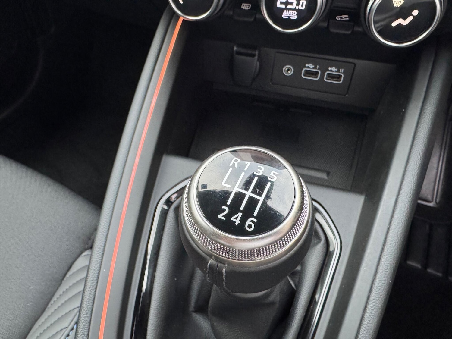 Used Renault Clio 2025 for sale - 76926941: Photo 11