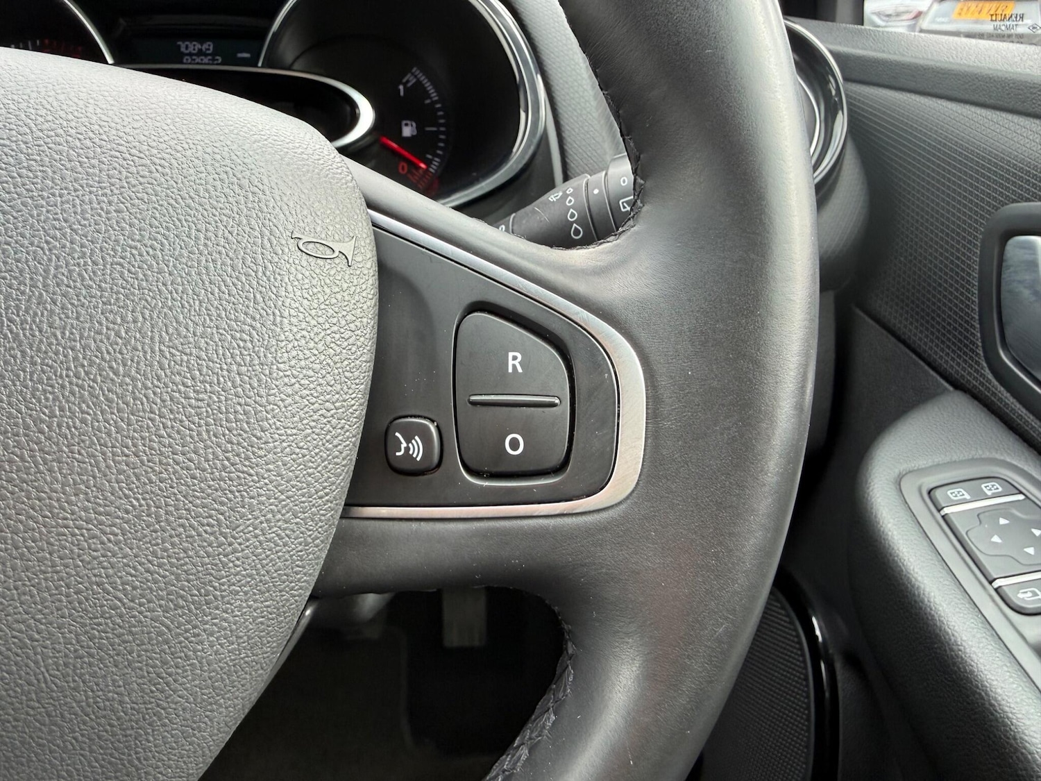 Used Renault Clio for sale - 78115858: Photo 30