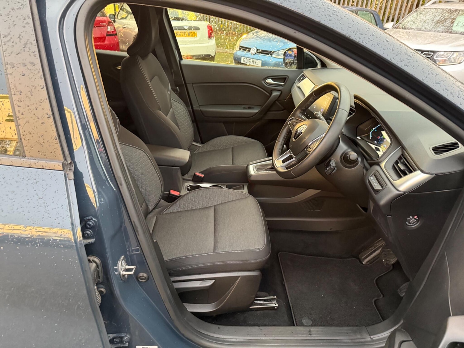 Used Renault Captur 2023 for sale - 76765439: Photo 17