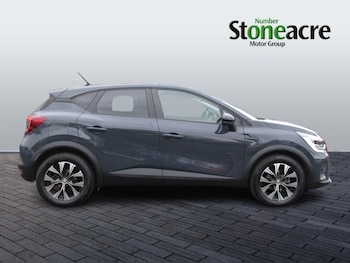 Used Renault Captur 2023 for sale - 76765439: Photo