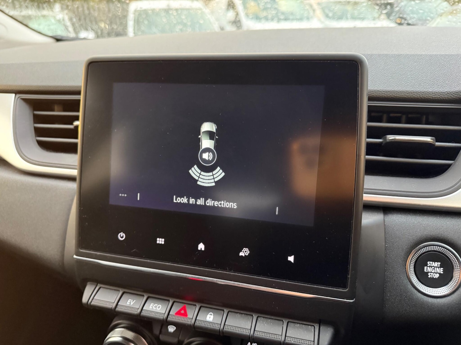 Used Renault Captur 2023 for sale - 76765439: Photo 31