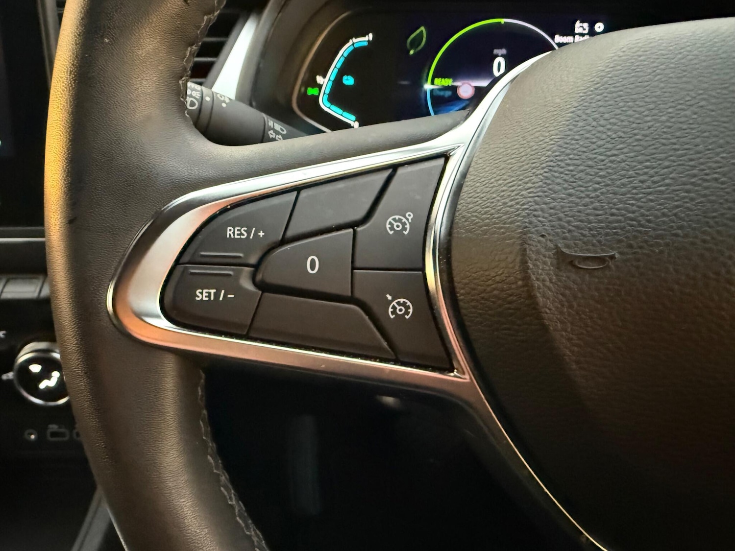 Used Renault Captur 2023 for sale - 76765439: Photo 37