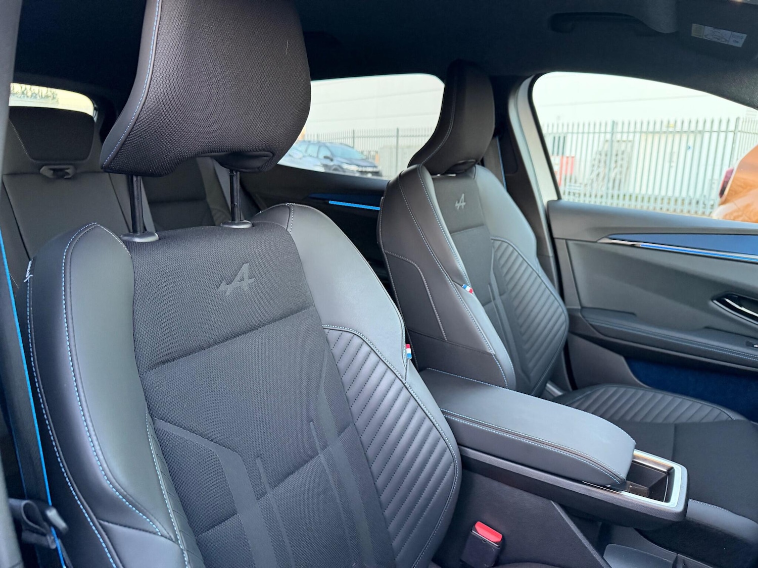 Used Renault Scenic E-Tech 2025 for sale - 77191875: Photo 3