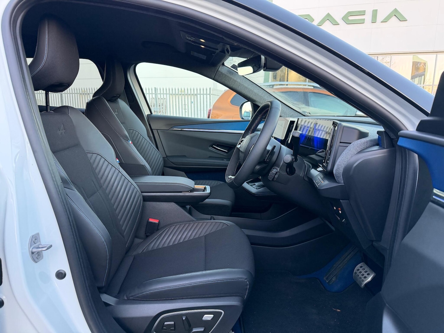 Used Renault Scenic E-Tech 2025 for sale - 77191875: Photo 5