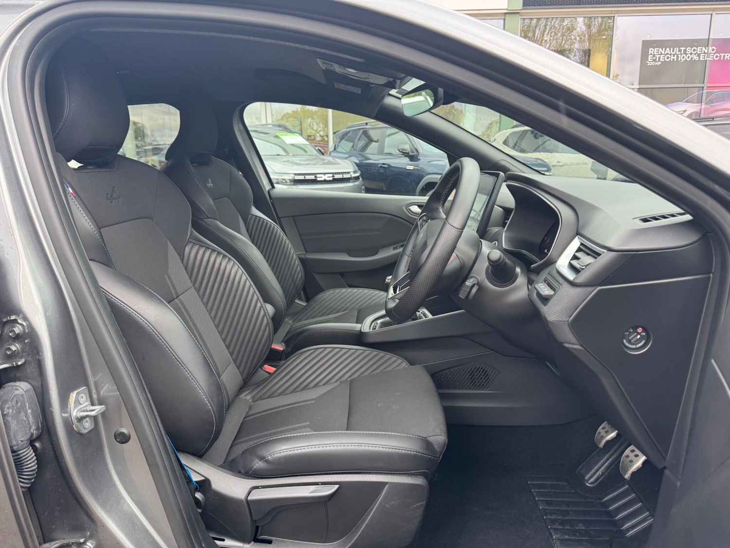 Used Renault Clio for sale - 77067044: Photo 12