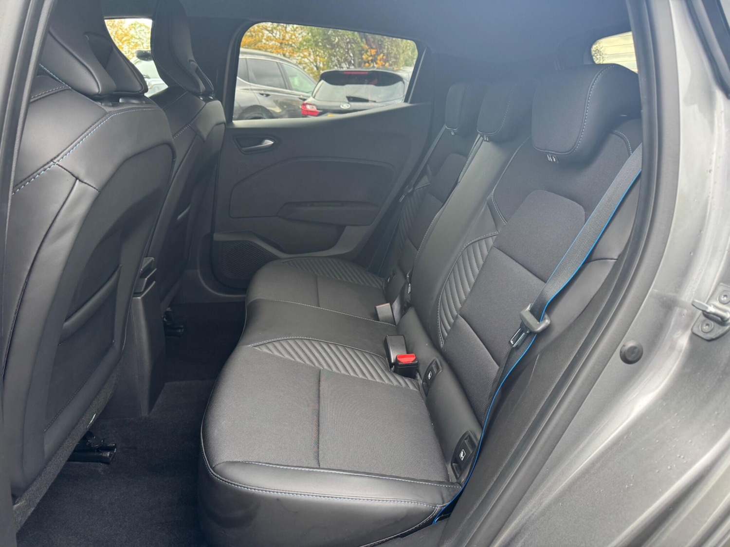 Used Renault Clio for sale - 77067044: Photo 15