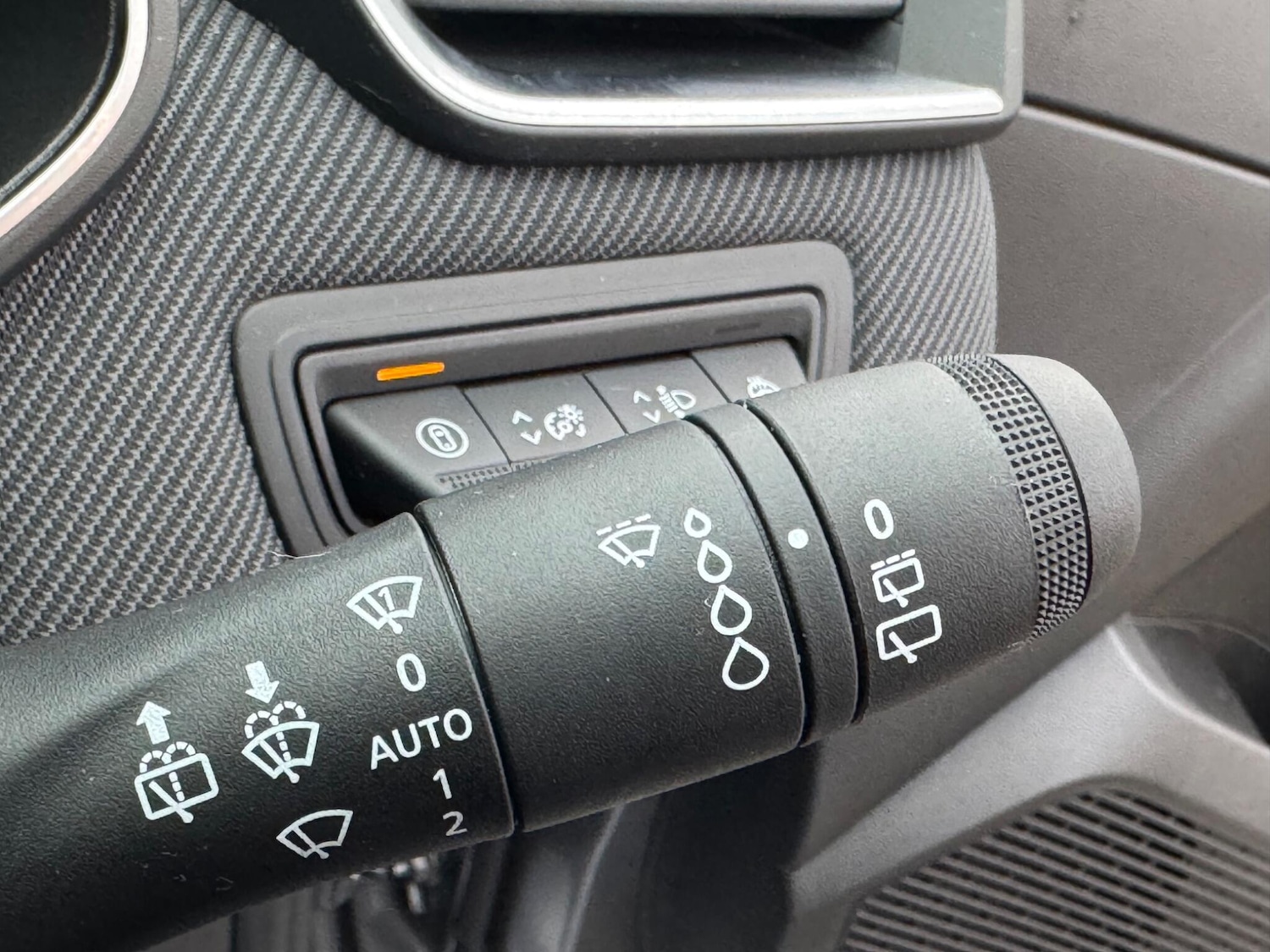 Used Renault Clio for sale - 77067044: Photo 21