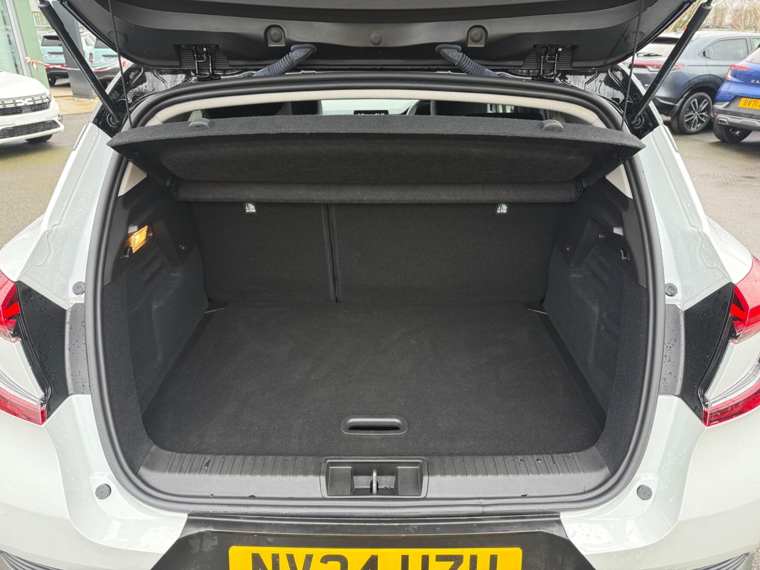 Used Renault Captur 2024 for sale - 77537255: Photo 14