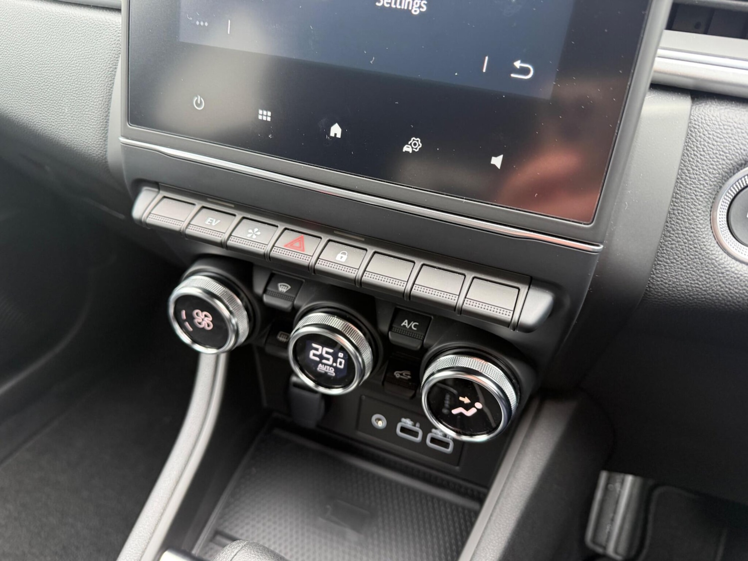 Used Renault Captur 2024 for sale - 77537255: Photo 24