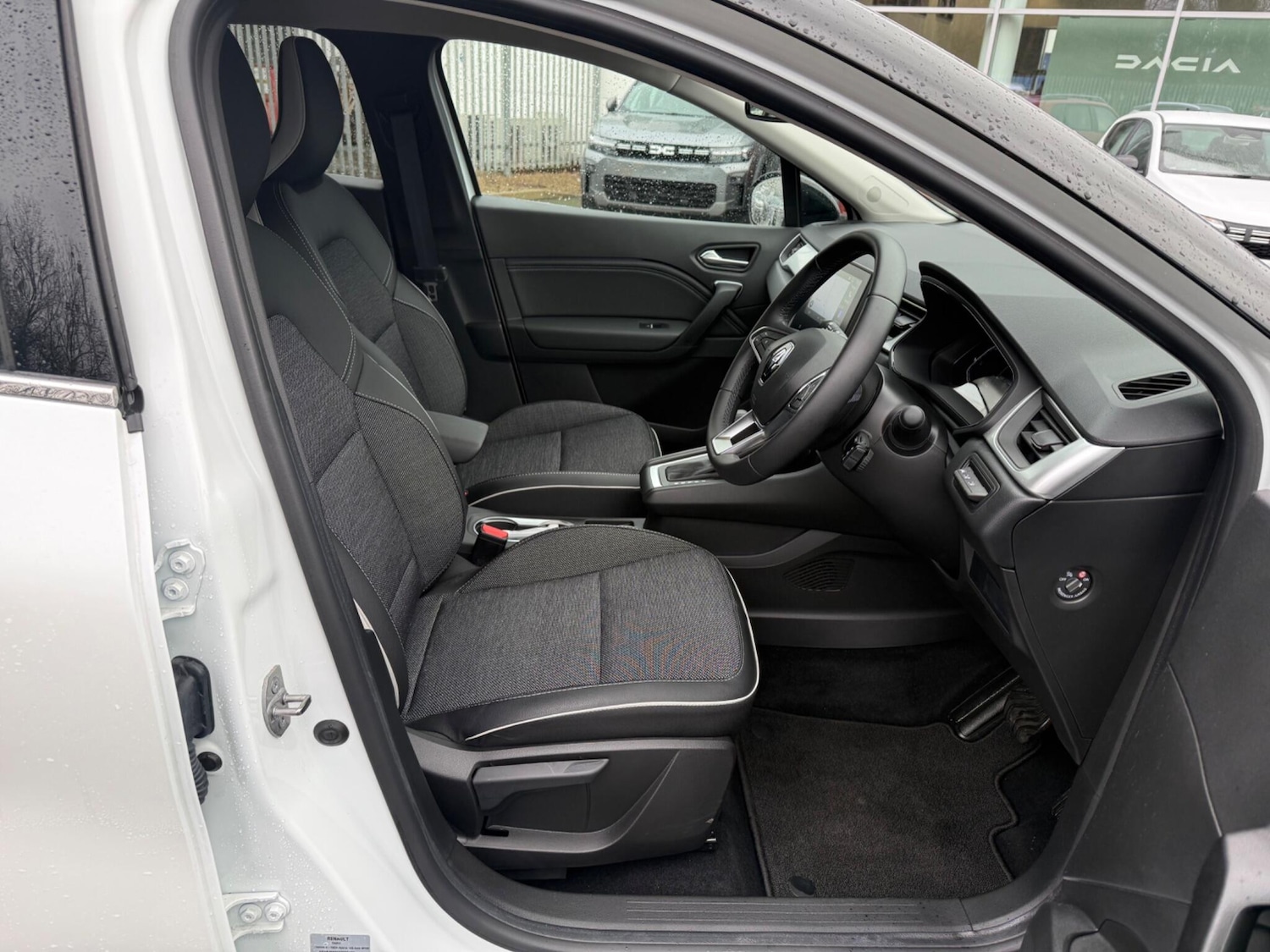 Used Renault Captur 2024 for sale - 77537255: Photo 8