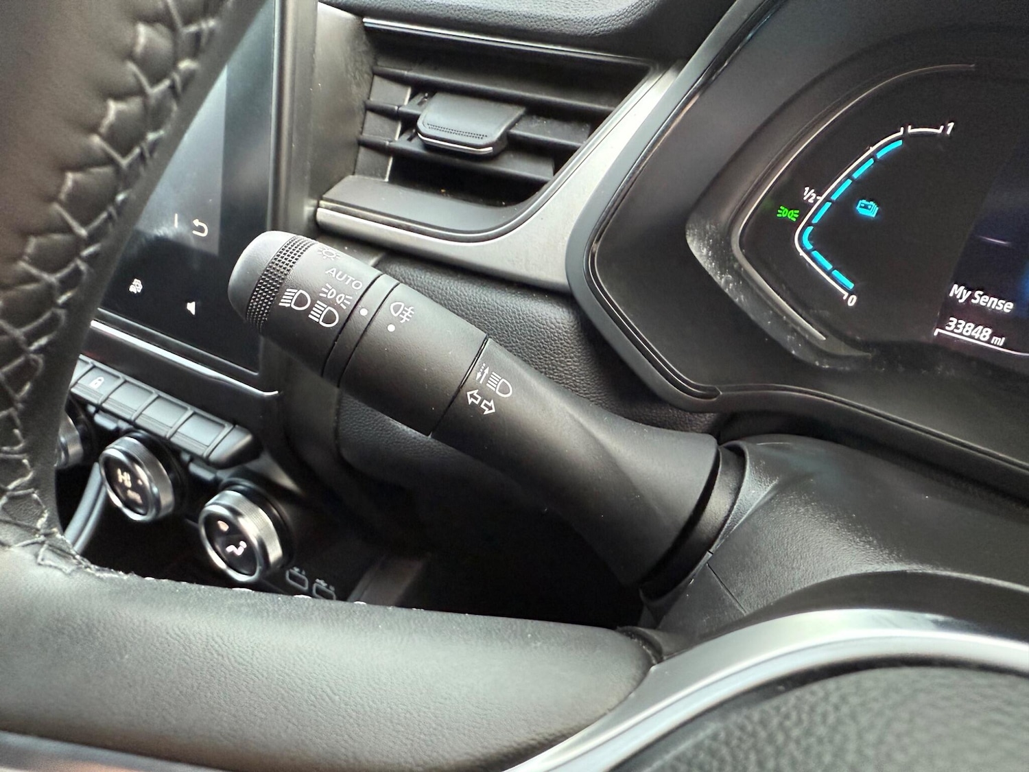 Used Renault Captur 2023 for sale - 77162945: Photo 37