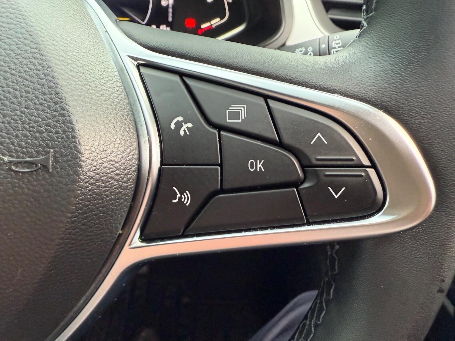 Used Renault Captur 2023 for sale - 77162945: Photo 38