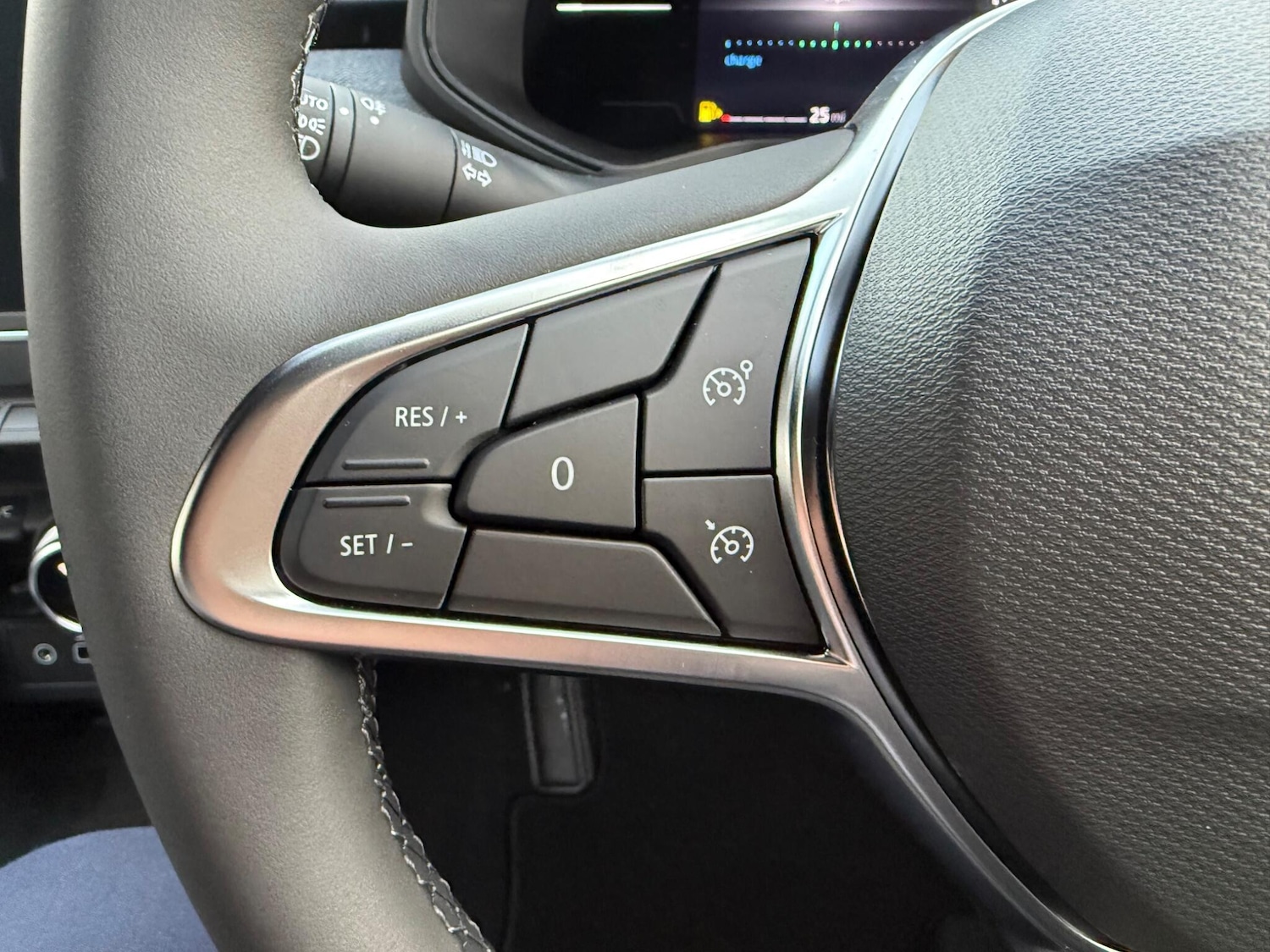 Used Renault Clio 2025 for sale - 77229622: Photo 35