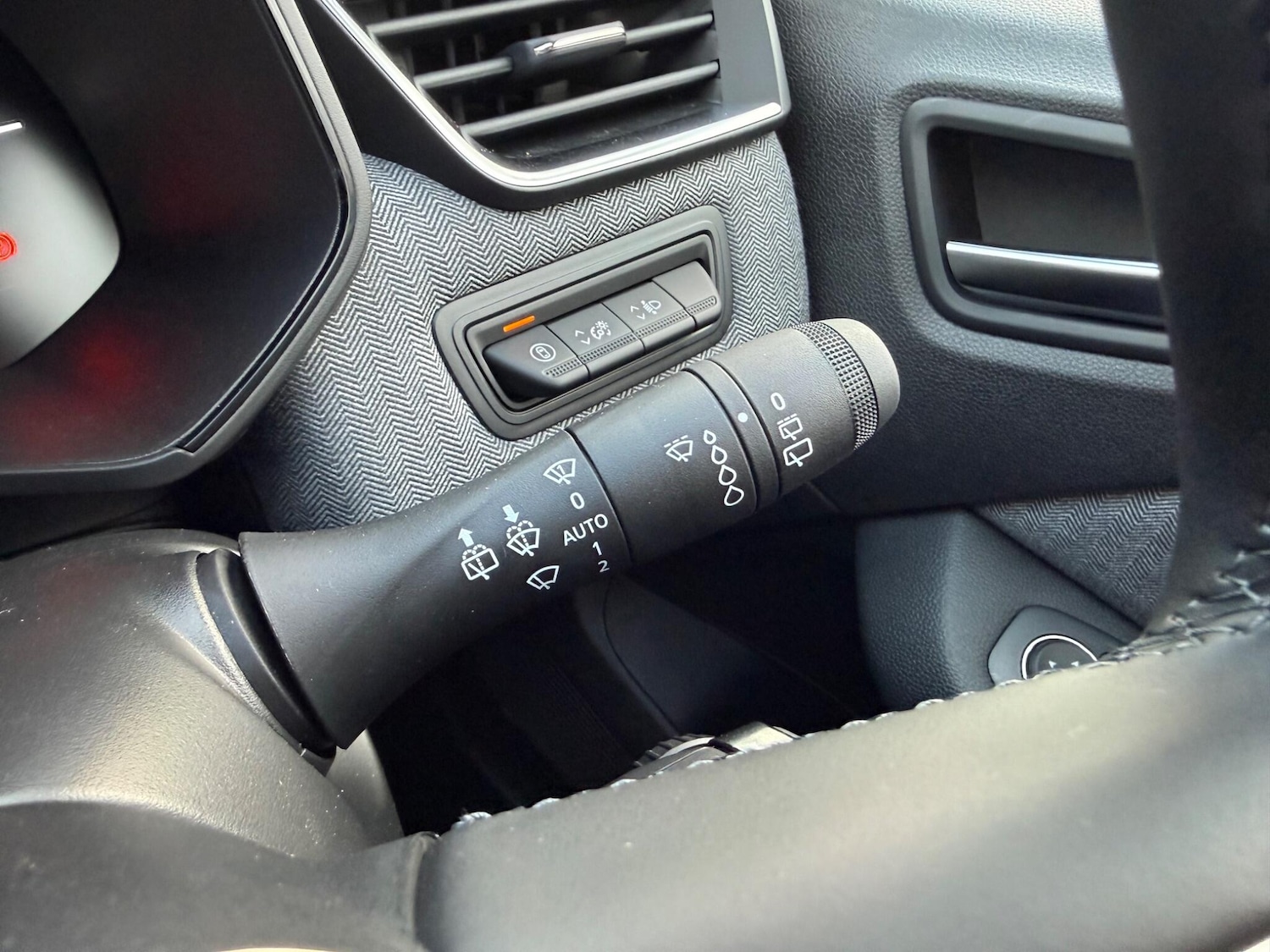 Used Renault Clio 2025 for sale - 77229622: Photo 38