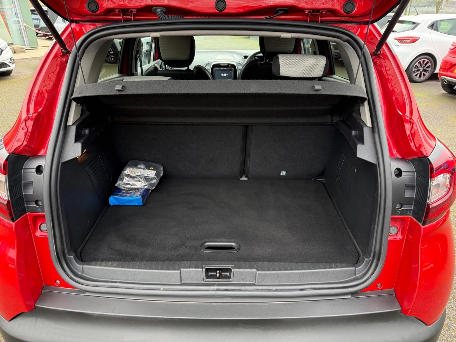 Used Renault Captur for sale - 78136125: Photo 18