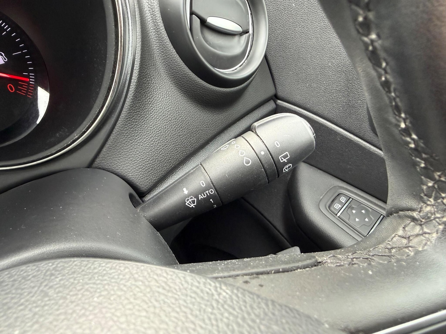 Used Renault Captur for sale - 78136125: Photo 29