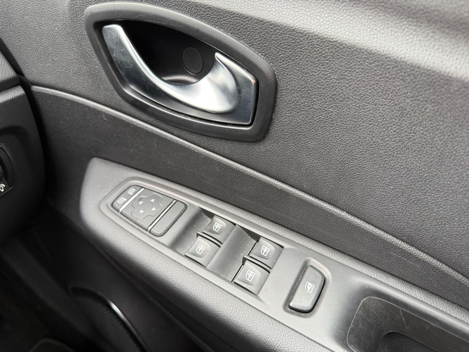 Used Renault Captur for sale - 78136125: Photo 32