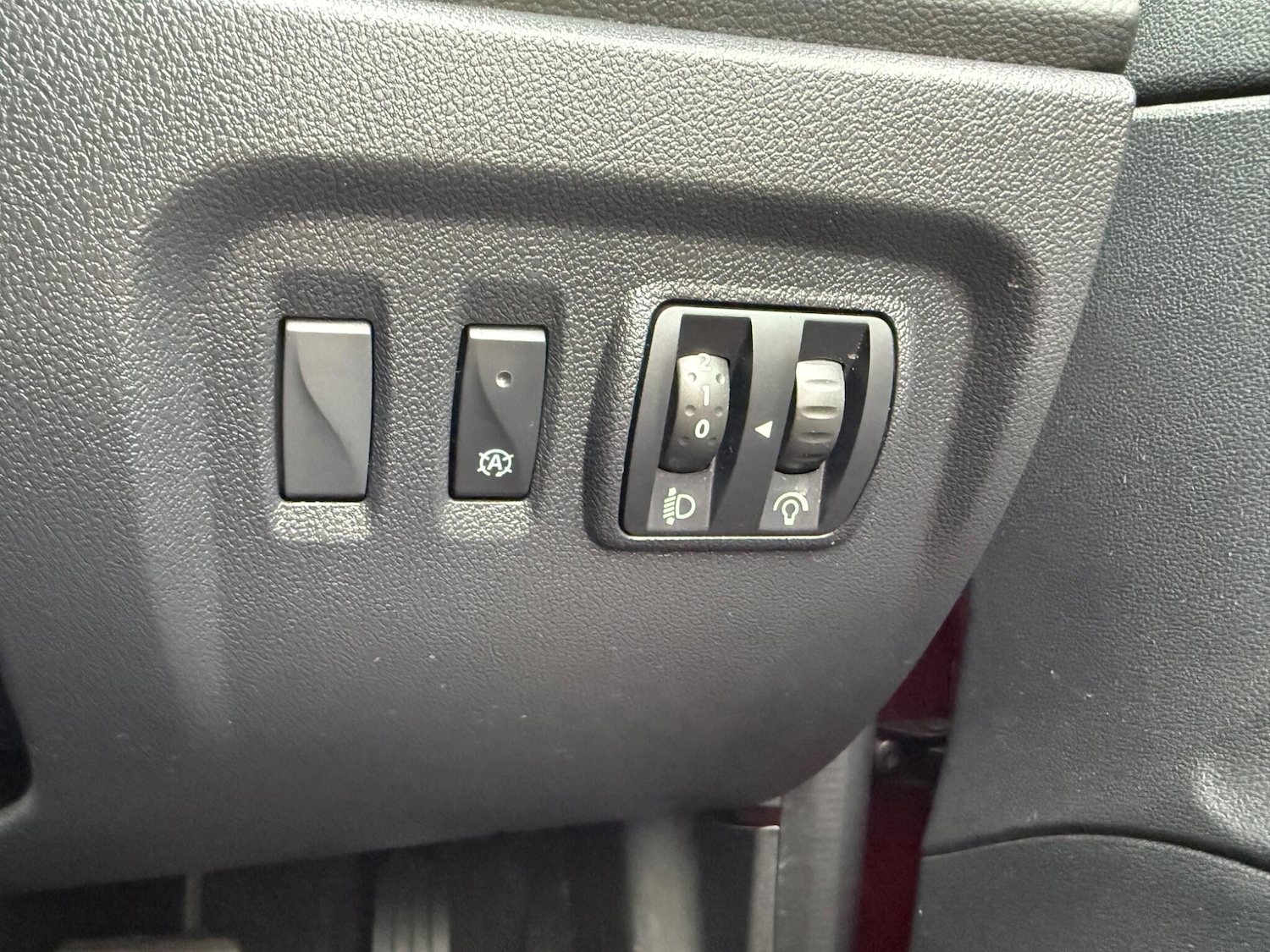 Used Renault Captur for sale - 78136125: Photo 33