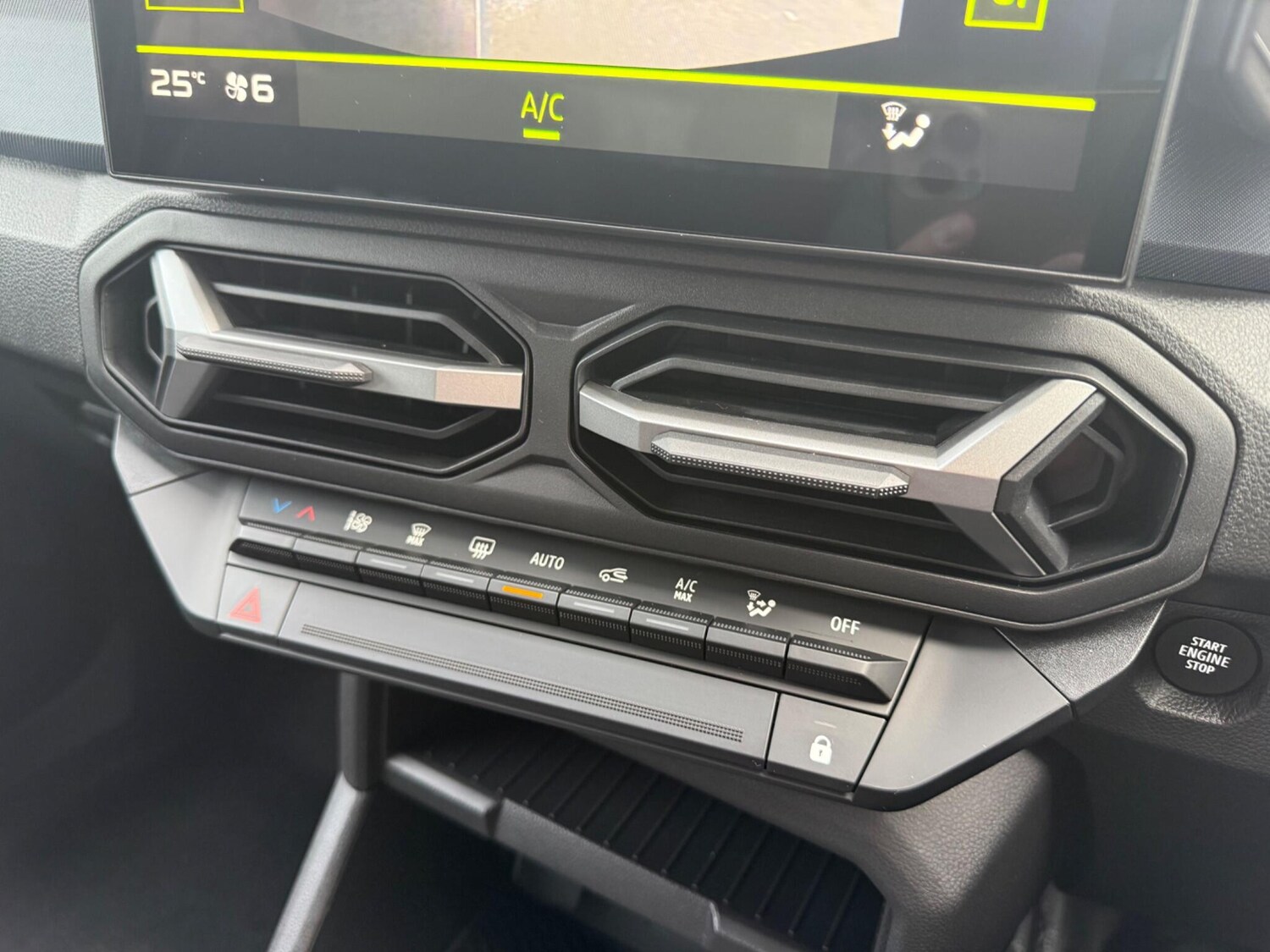 Used Dacia Duster 2026 for sale - 77358703: Photo 35