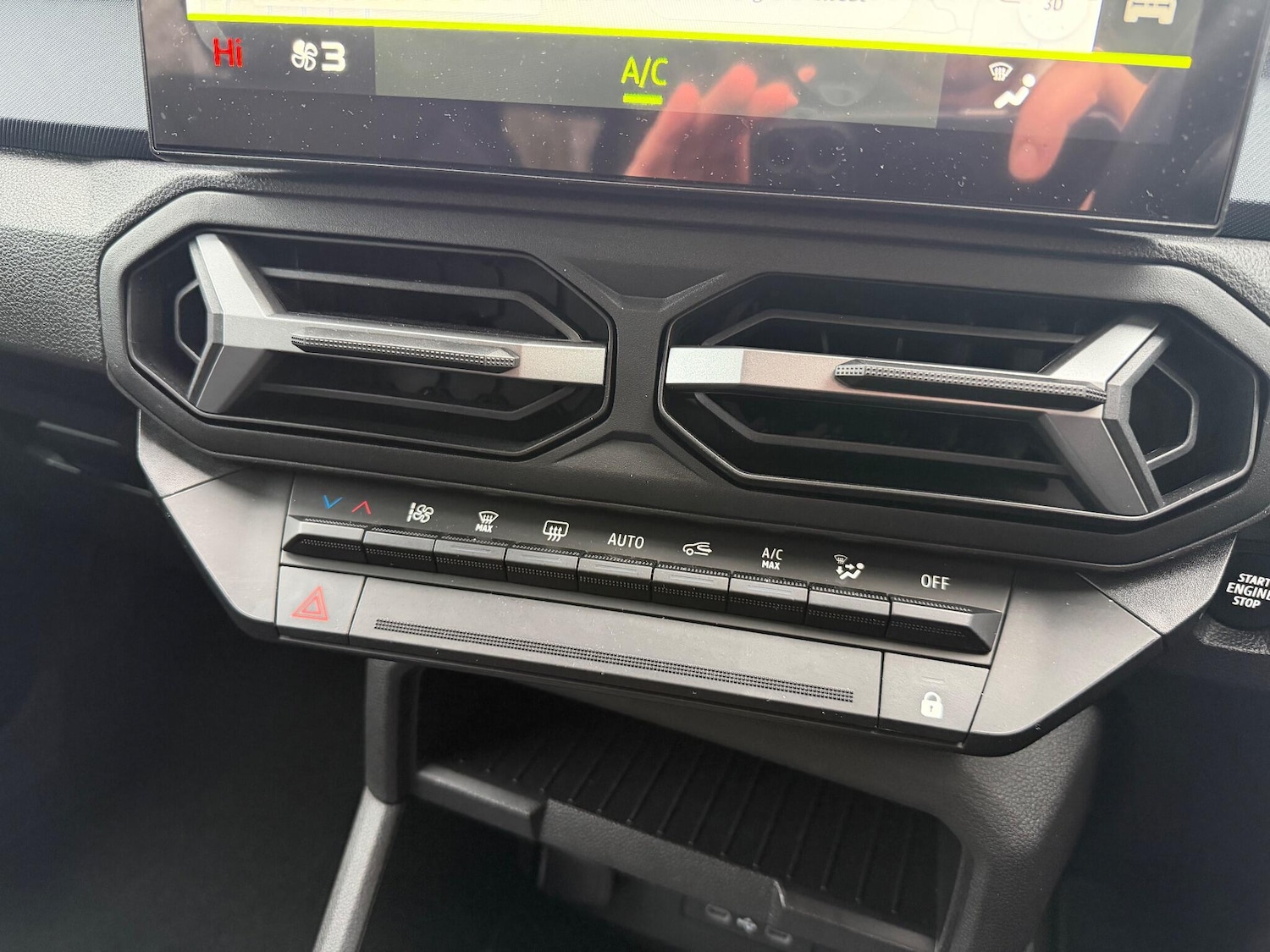 Used Dacia Duster 2025 for sale - 77320971: Photo 34