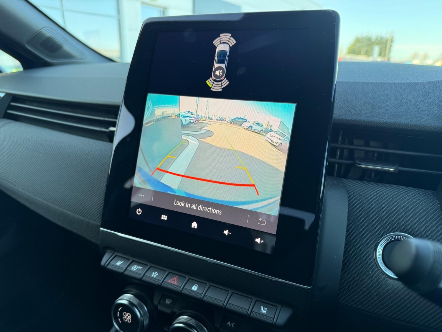 Used Renault Clio for sale - 77925209: Photo 18