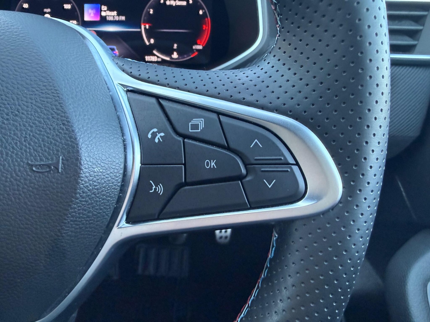 Used Renault Clio for sale - 77925209: Photo 29