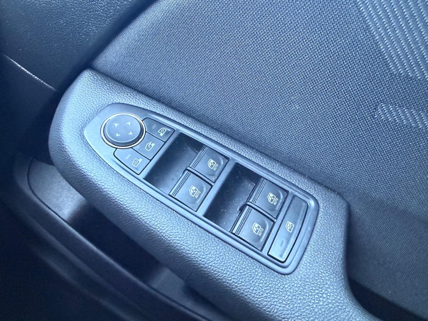 Used Renault Clio for sale - 77925209: Photo 30