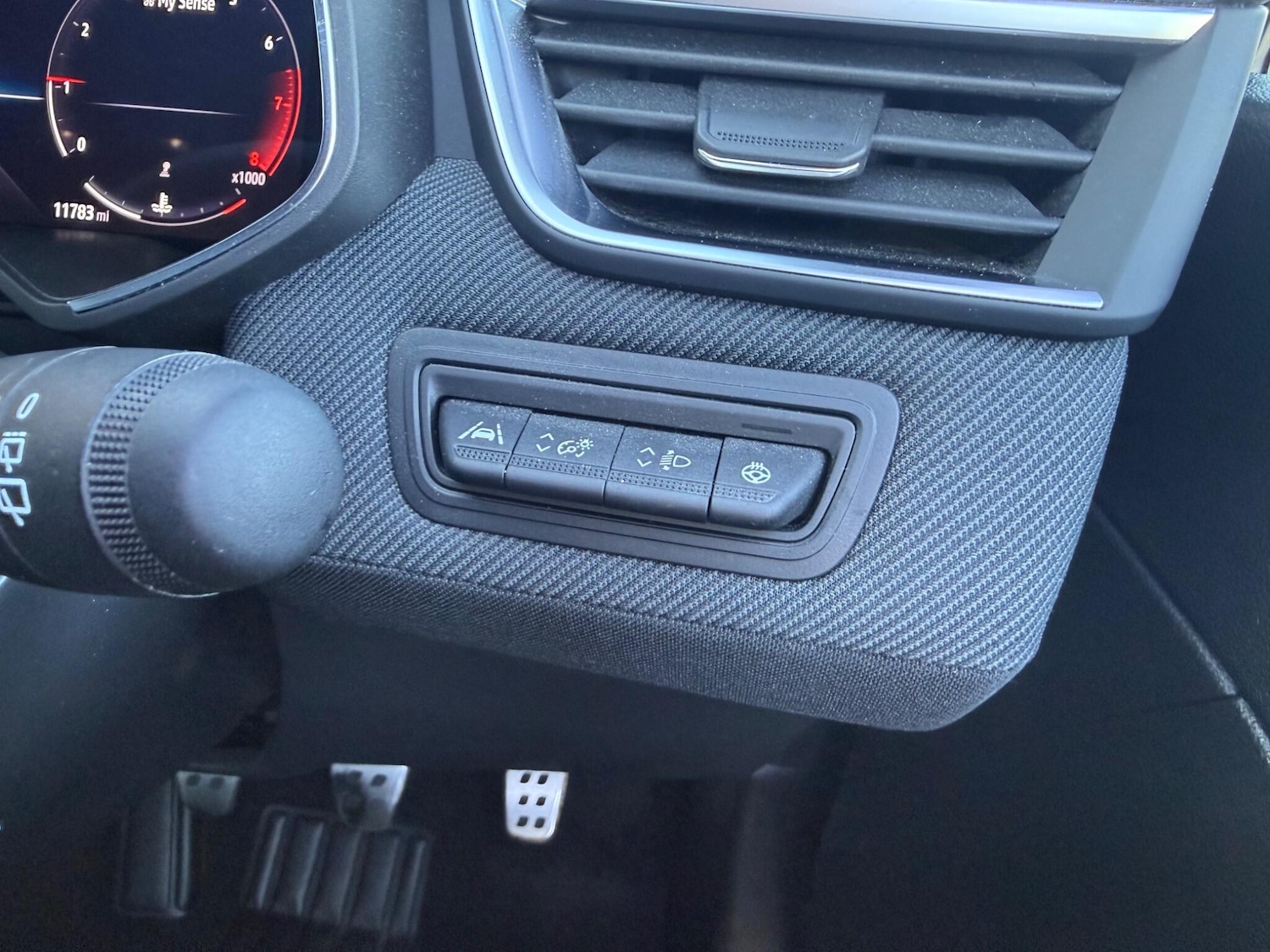 Used Renault Clio for sale - 77925209: Photo 31