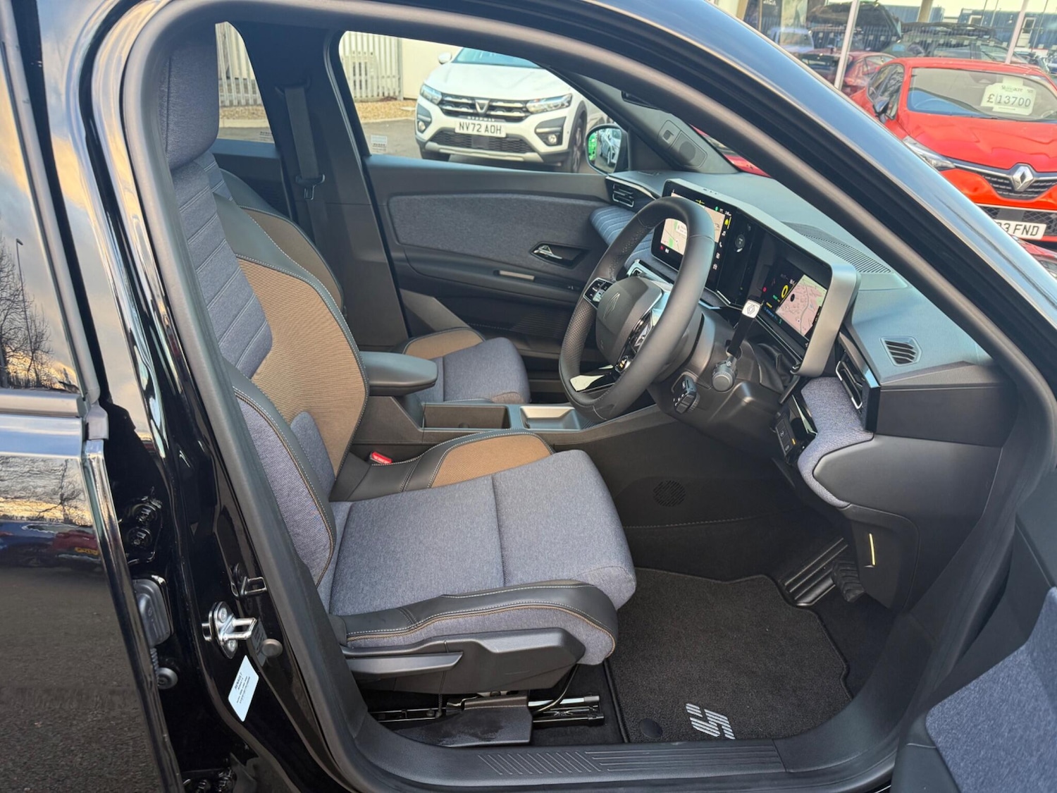 Used Renault 5 E-Tech electric 2025 for sale - 76801969: Photo 19
