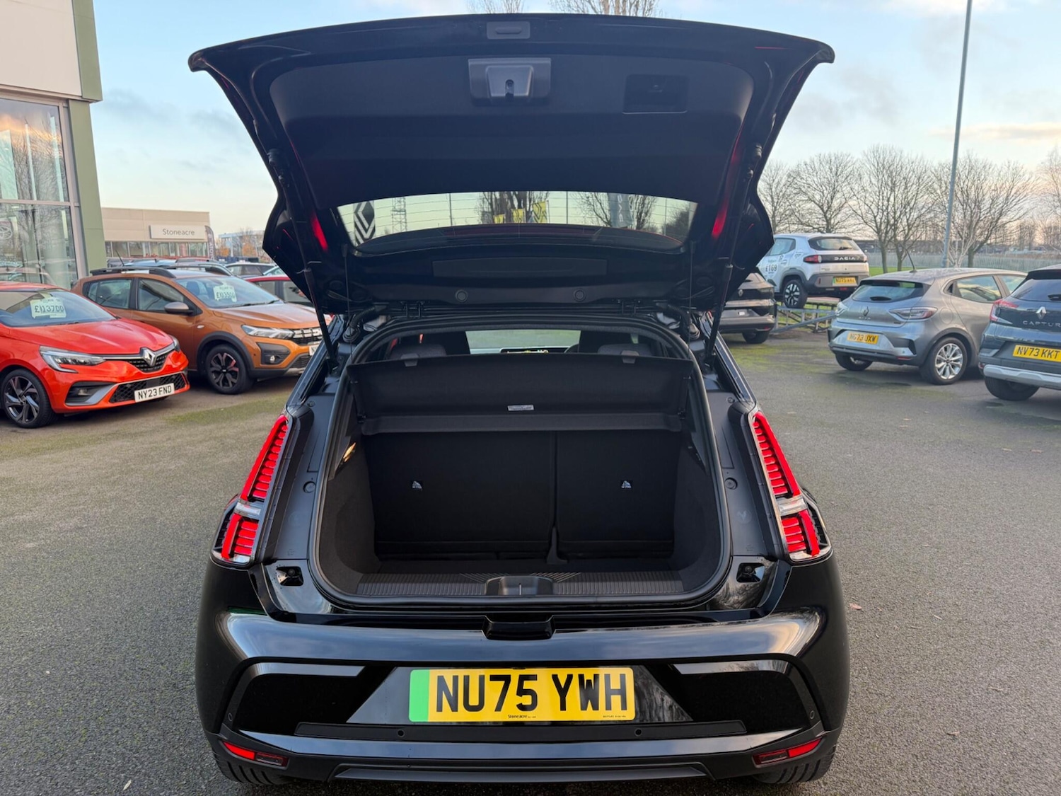 Used Renault 5 E-Tech electric 2025 for sale - 76801969: Photo 24