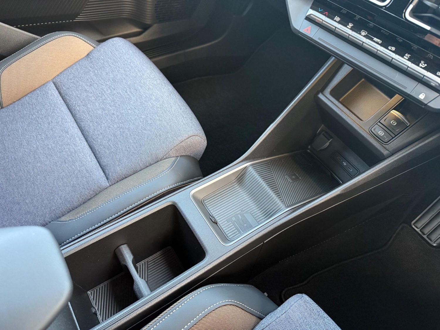 Used Renault 5 E-Tech electric 2025 for sale - 76801969: Photo 36