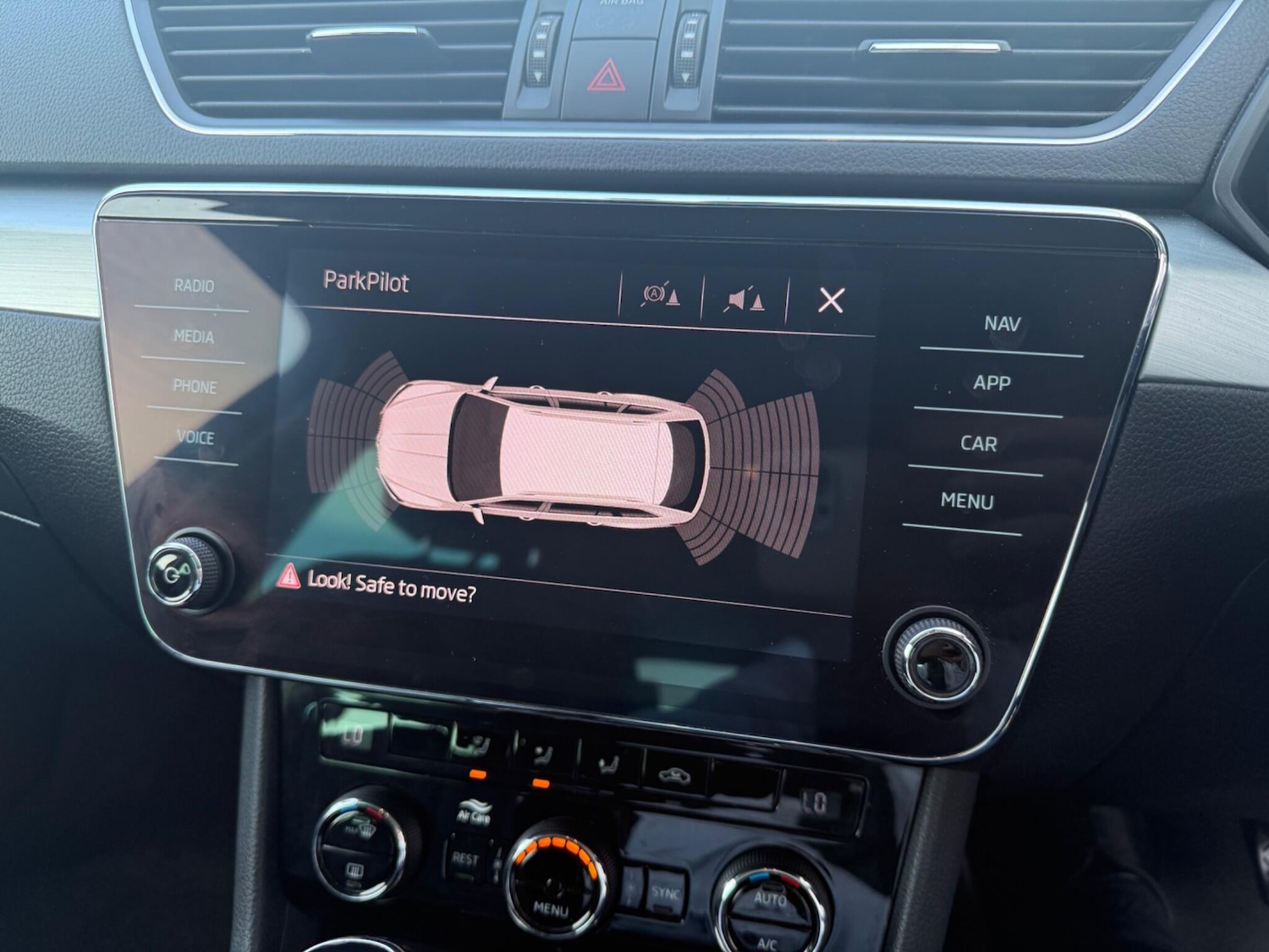 Used Skoda Superb 2018 for sale - 78204068: Photo 24