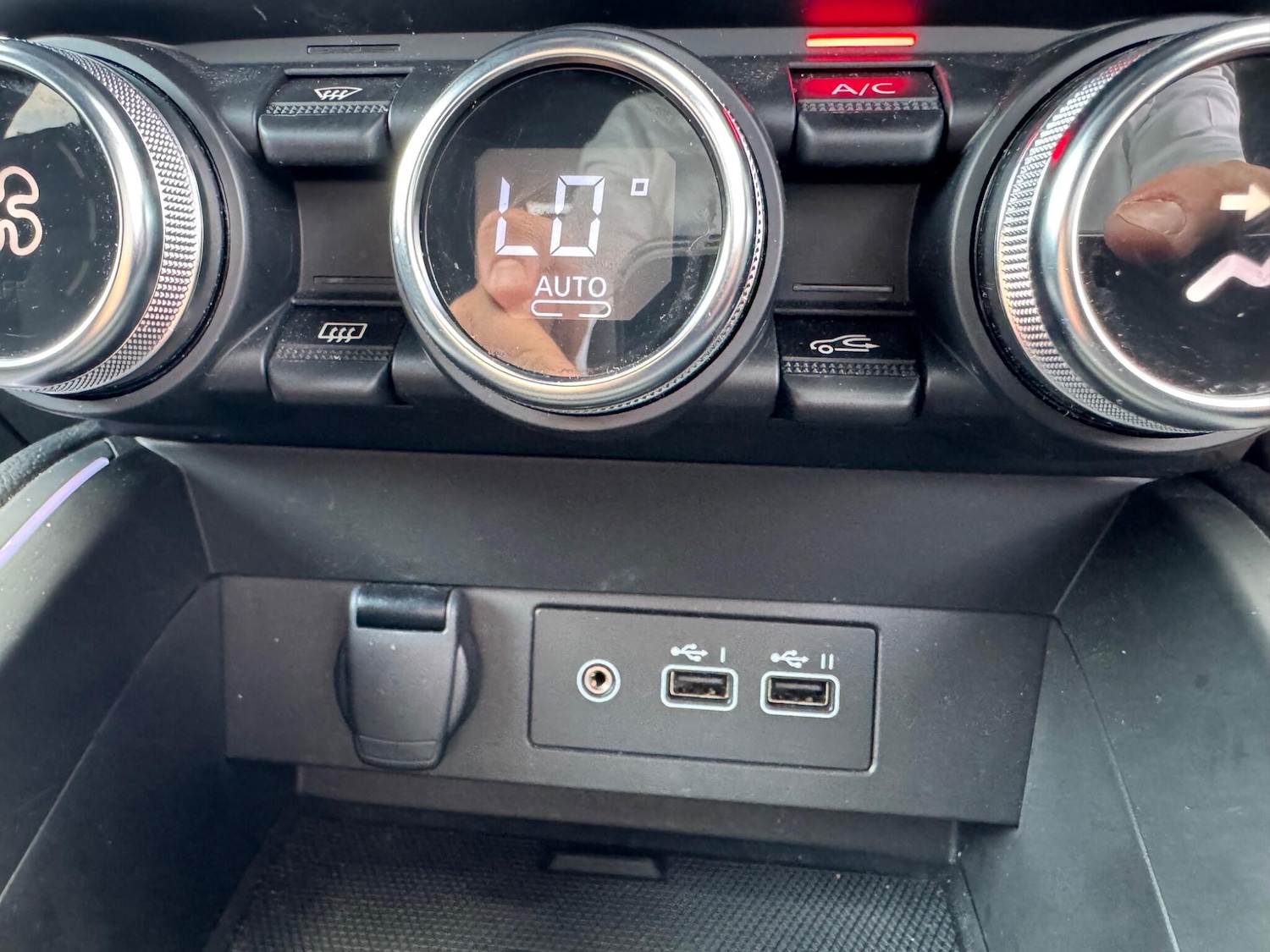 Used Renault Clio 2024 for sale - 76485999: Photo 11