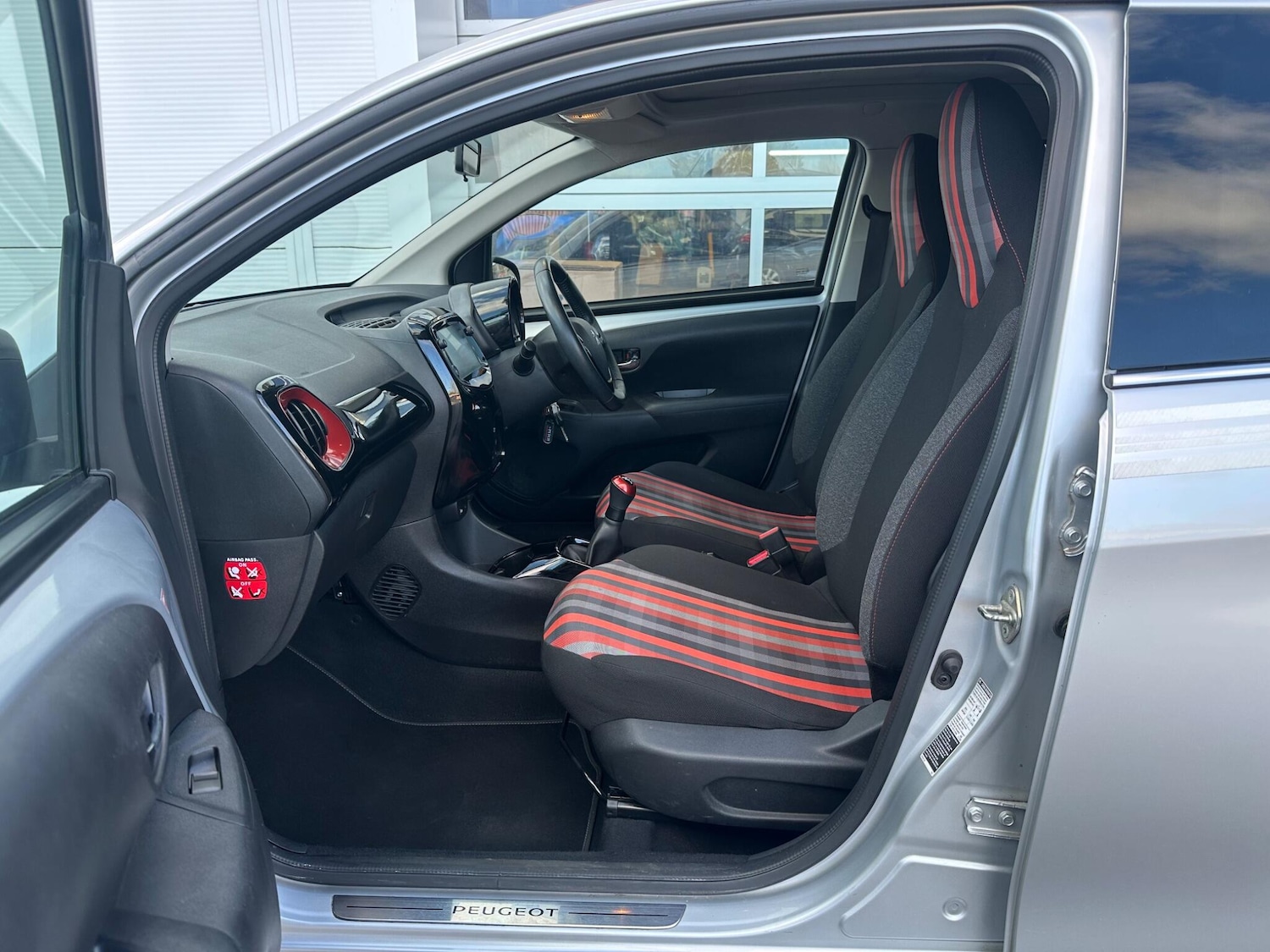 Used Peugeot 108 for sale - 78135958: Photo 11