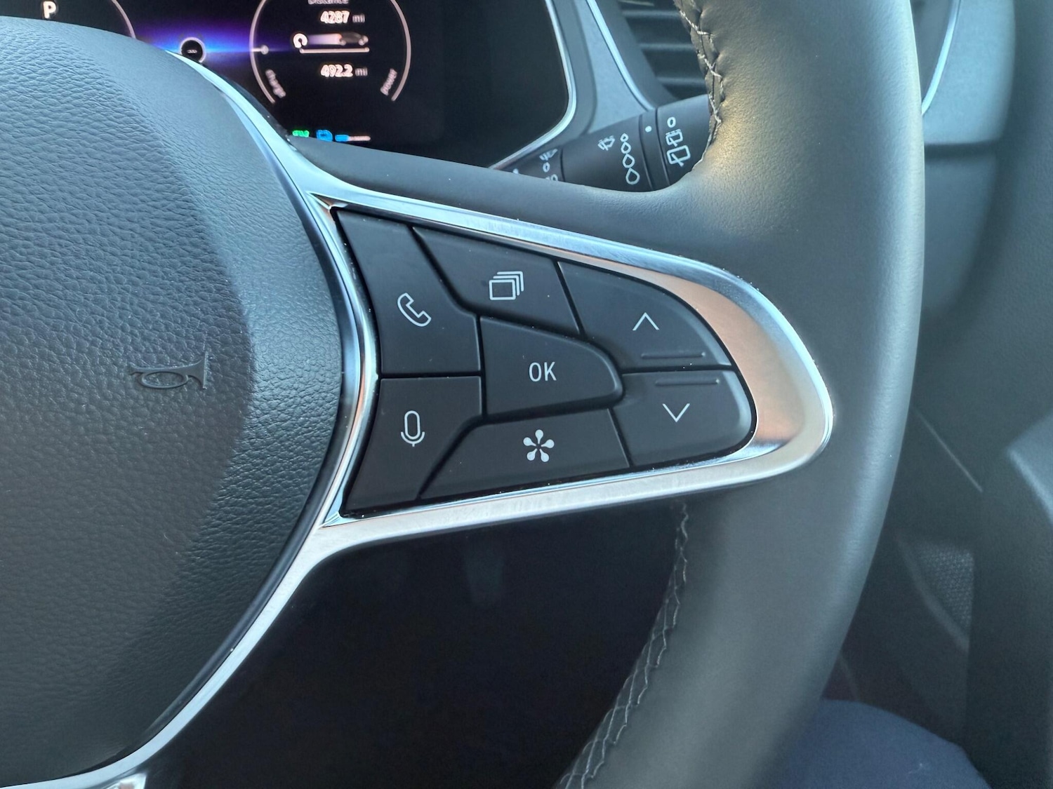 Used Renault Captur 2025 for sale - 76201126: Photo 38