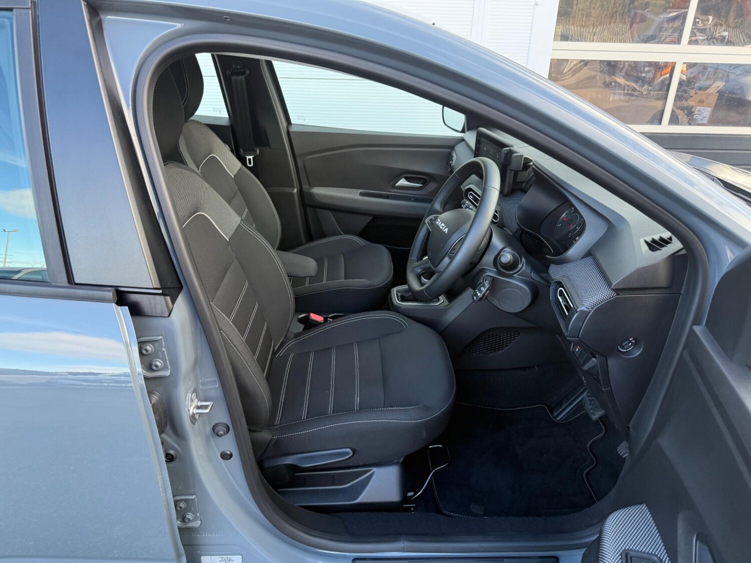 Used Dacia Sandero 2025 for sale - 76201311: Photo 15