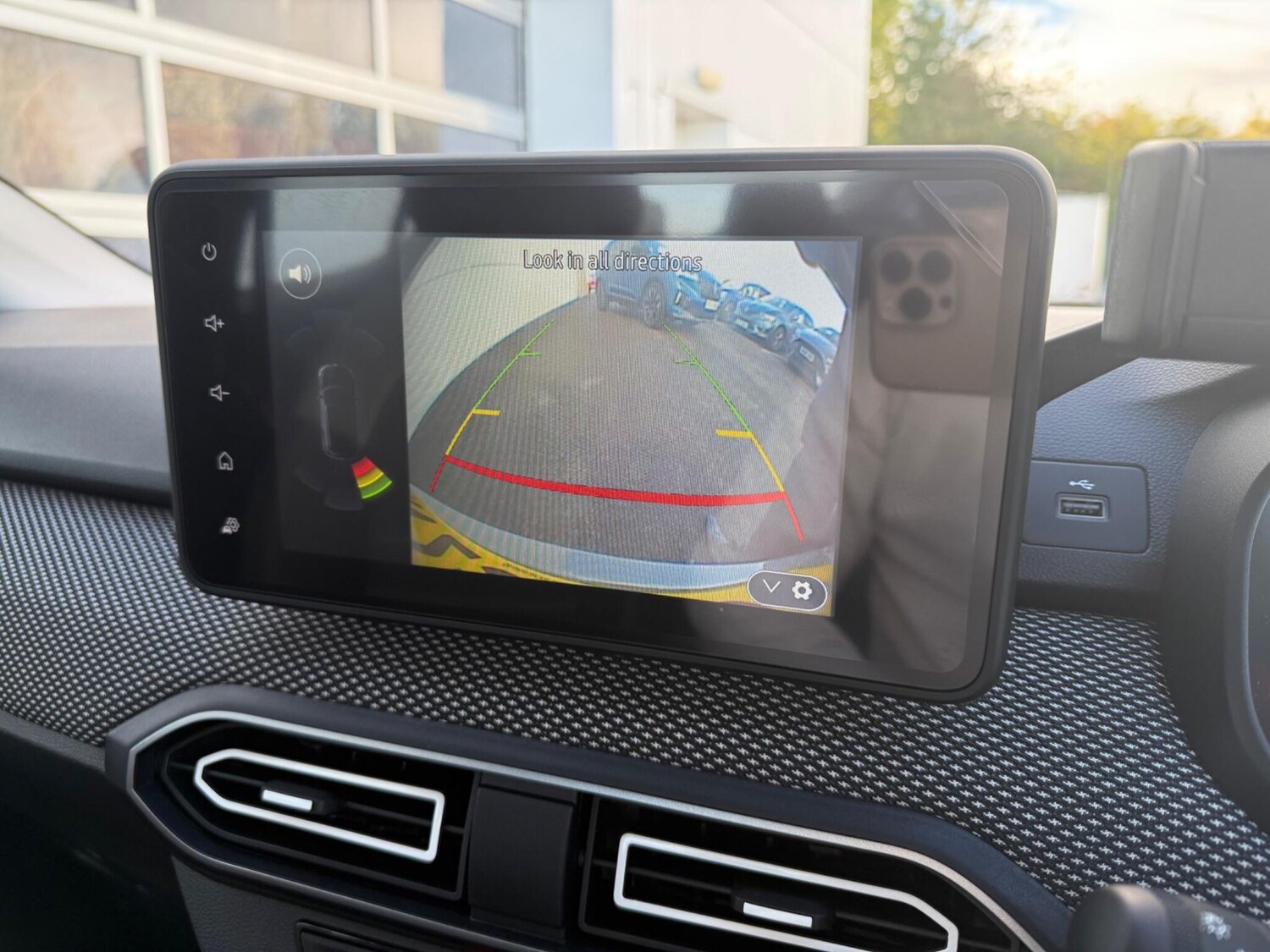 Used Dacia Sandero 2025 for sale - 76201311: Photo 25