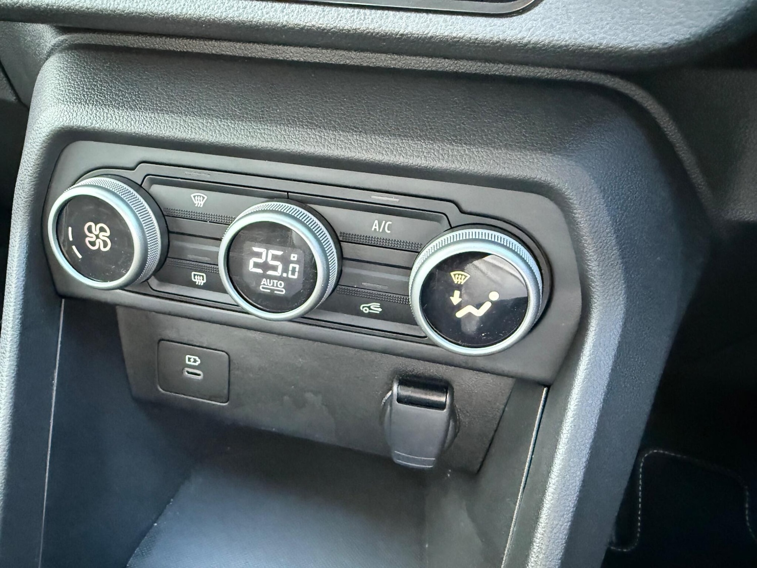 Used Dacia Sandero 2025 for sale - 76201311: Photo 29