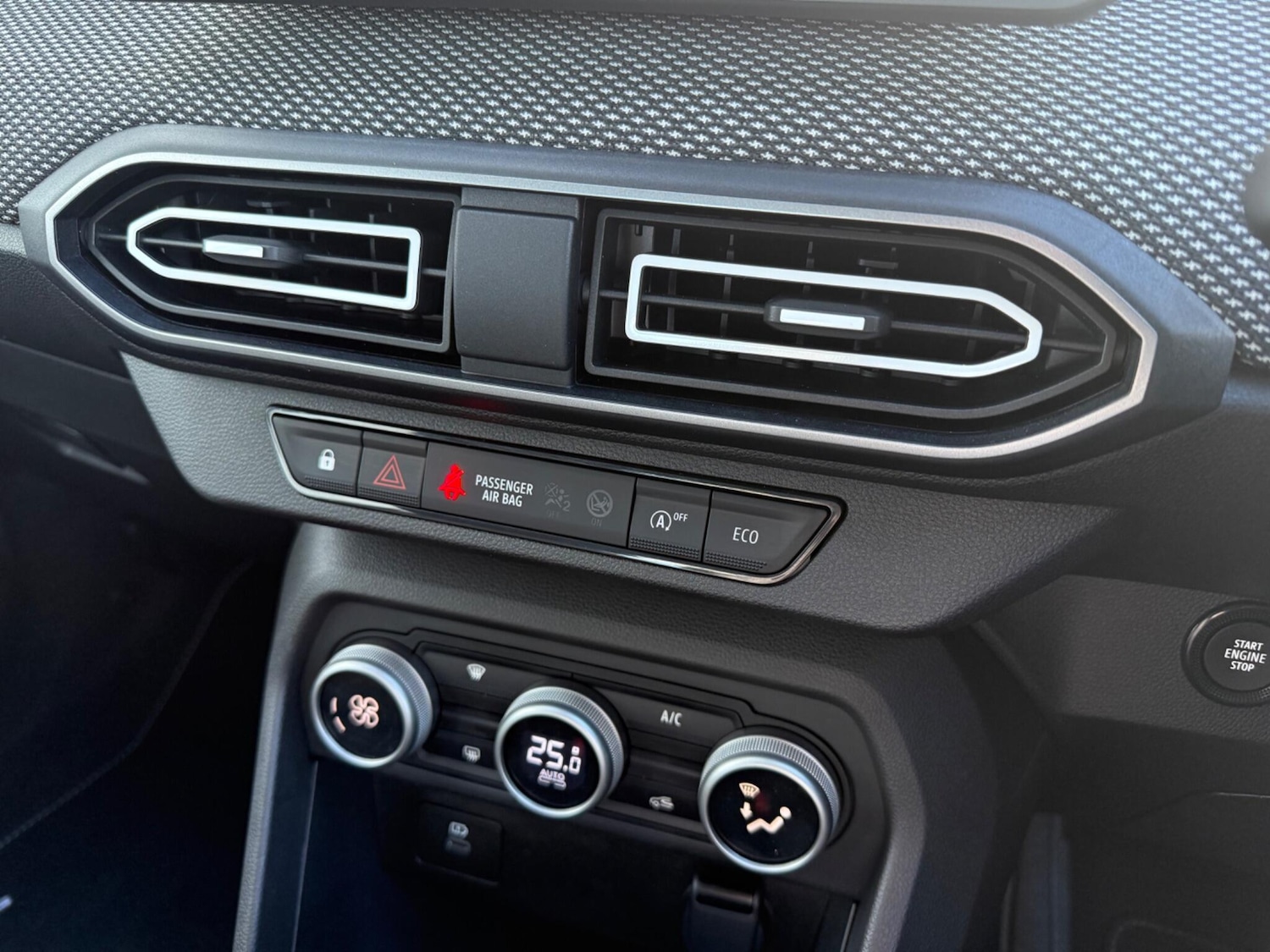 Used Dacia Sandero 2025 for sale - 76201311: Photo 30