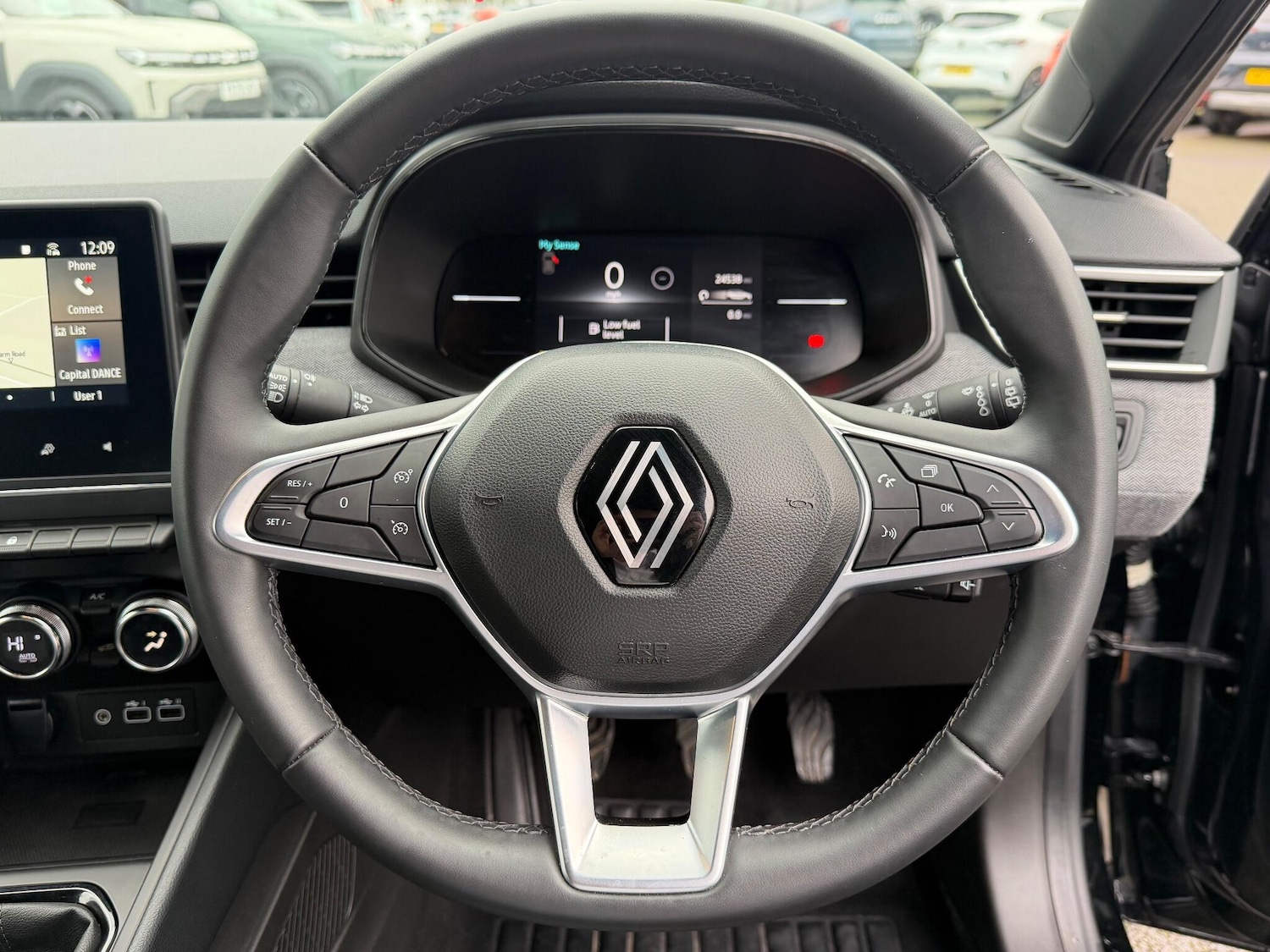 Used Renault Clio 2024 for sale - 77163501: Photo 12